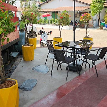 Sabaidee Guesthouse Луанг Прабанг Екстериор снимка