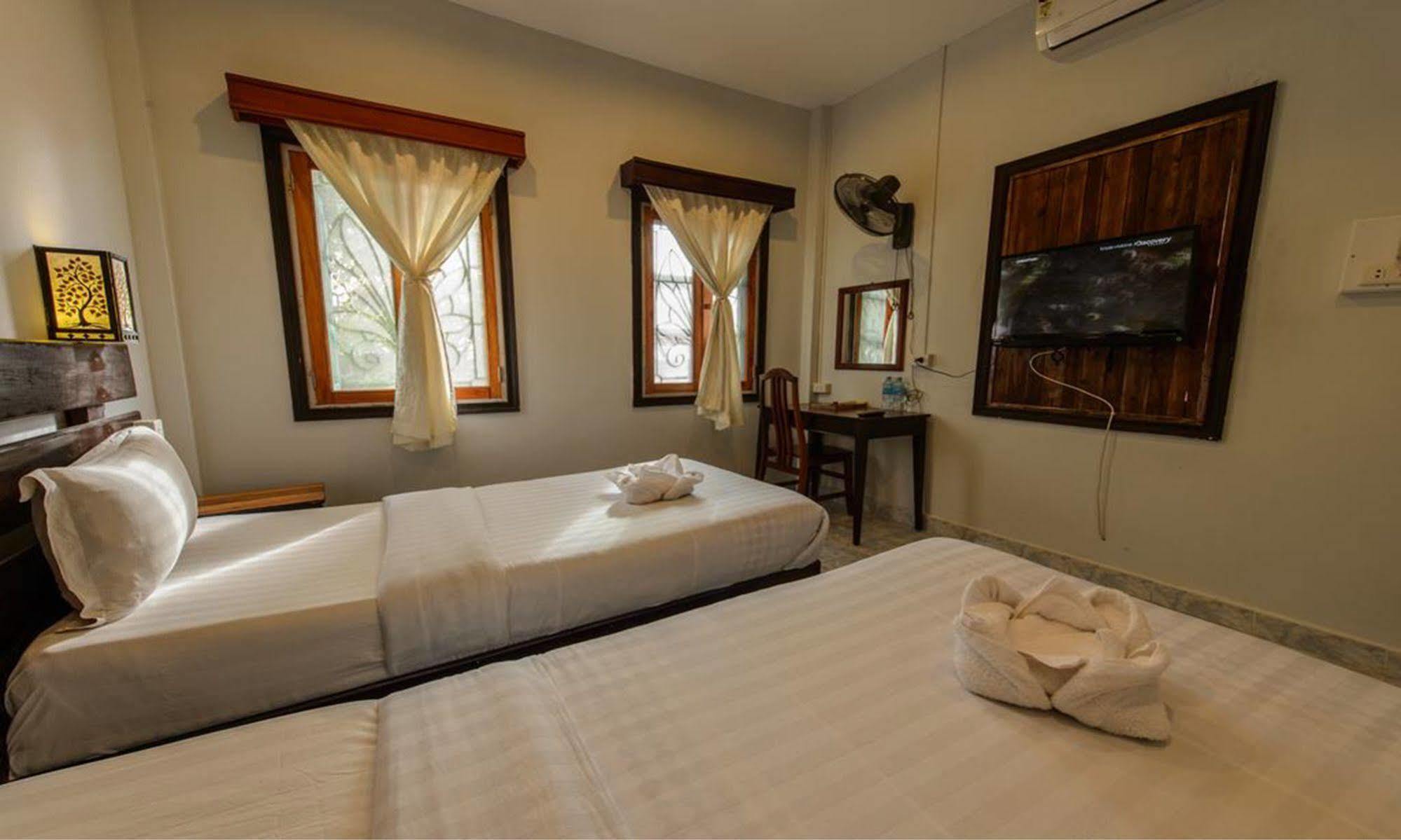 Sabaidee Guesthouse Луанг Прабанг Екстериор снимка