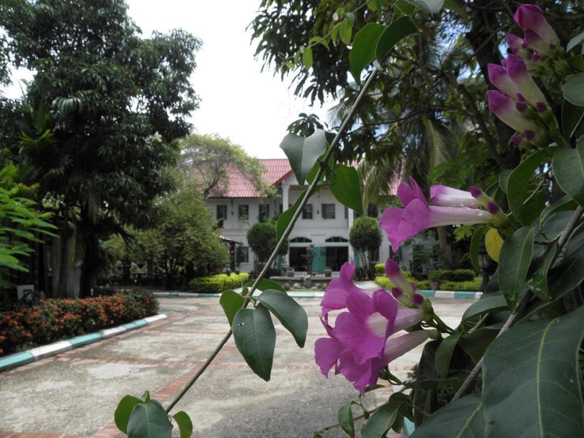 Sabaidee Guesthouse Луанг Прабанг Екстериор снимка